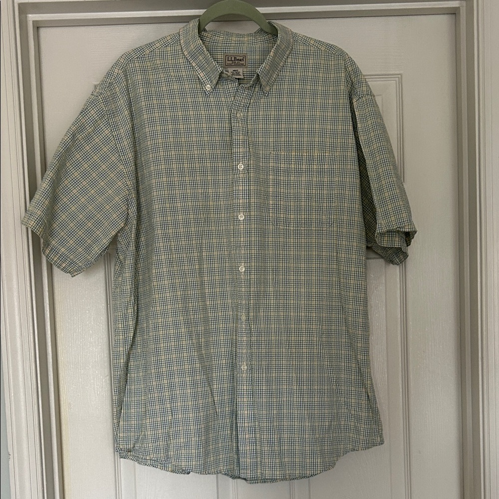L.L. Bean Men's Short-Sleeve Button-Down Plaid Shirt in Blue and Green